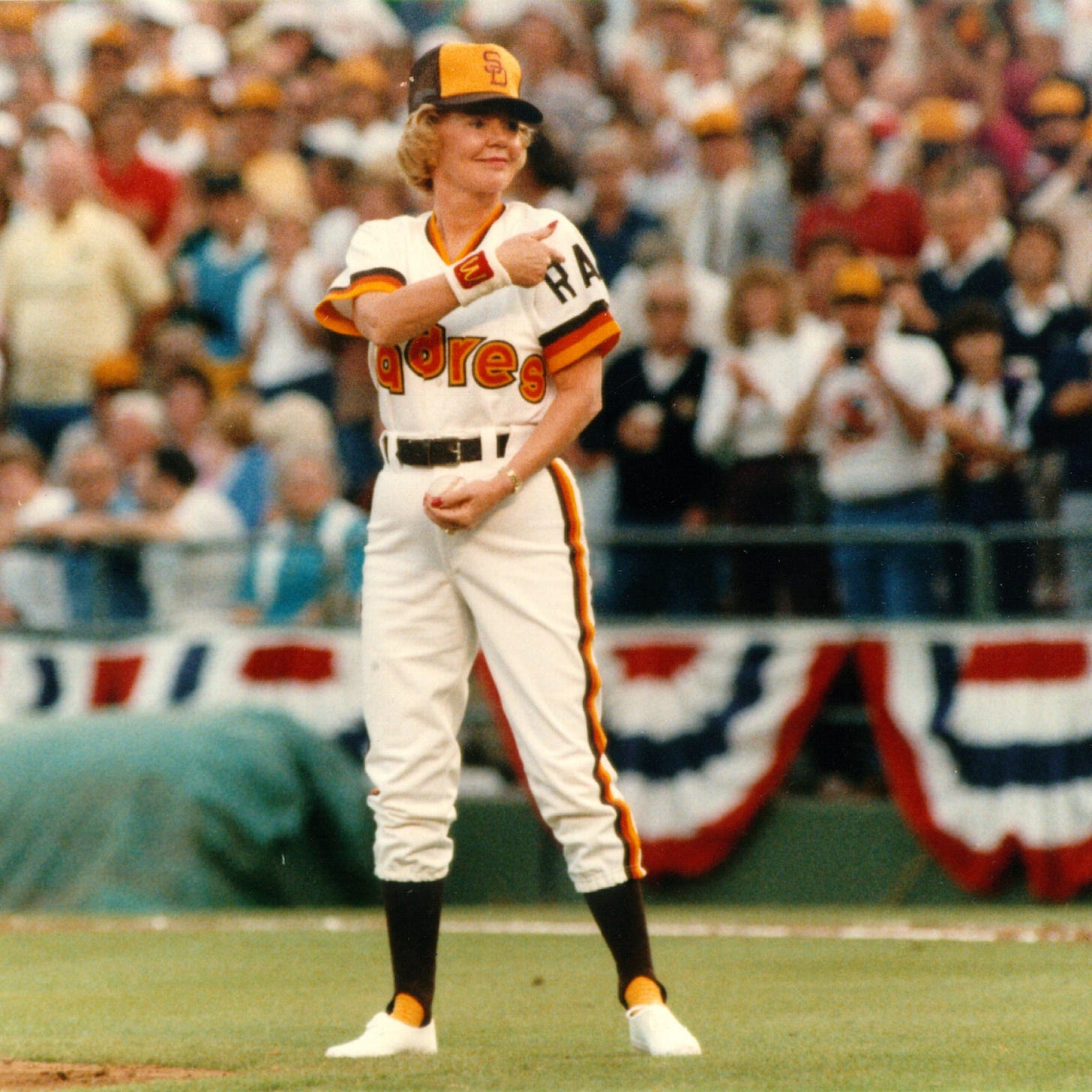 Padres history (April 2): End of an era as Joan Kroc sells team – San Diego Union-Tribune Padres history (April 2): End of an era as Joan Kroc sells team – San Diego Union-Tribune