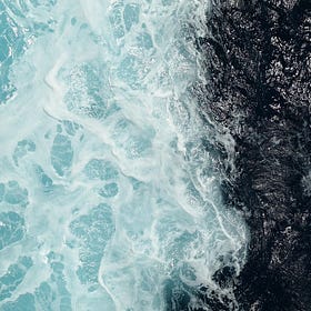 I confini e l'acqua argento