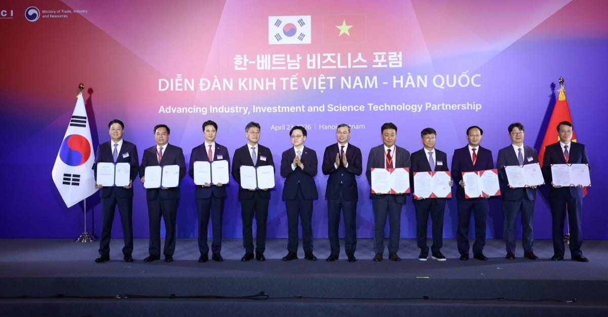 Các MOU được ký kết giữa bộ ngành, địa phương và doanh nghiệp hai nước. Ảnh: Việt Dũng.