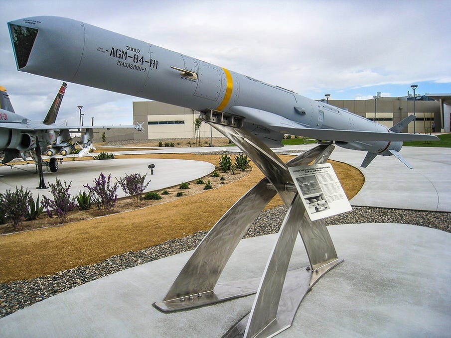 The American AGM-84H SLAM-ER. Note that the wings fold. The American AGM-84H SLAM-ER. Note that the wings fold.