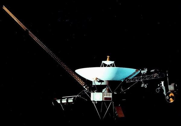 Voyager 2 перебуває на зв'язку з Землею Voyager 2 перебуває на зв'язку з Землею