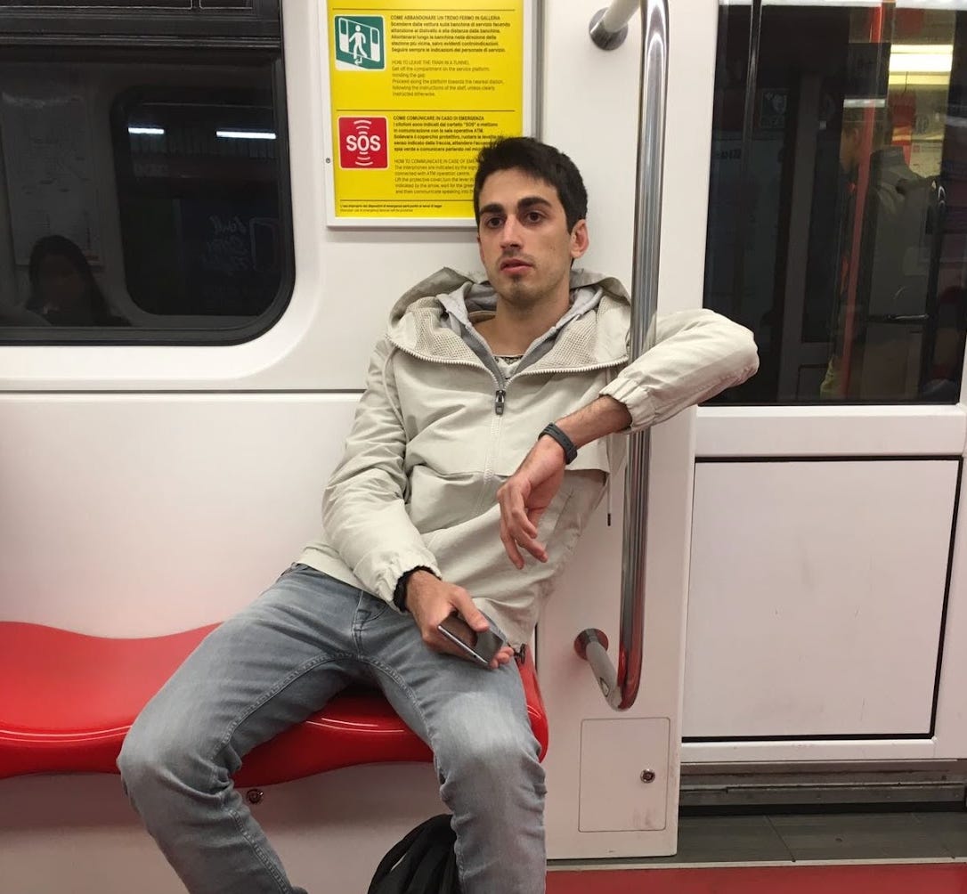dario de micheli nella metropolitana rossa nel 2017