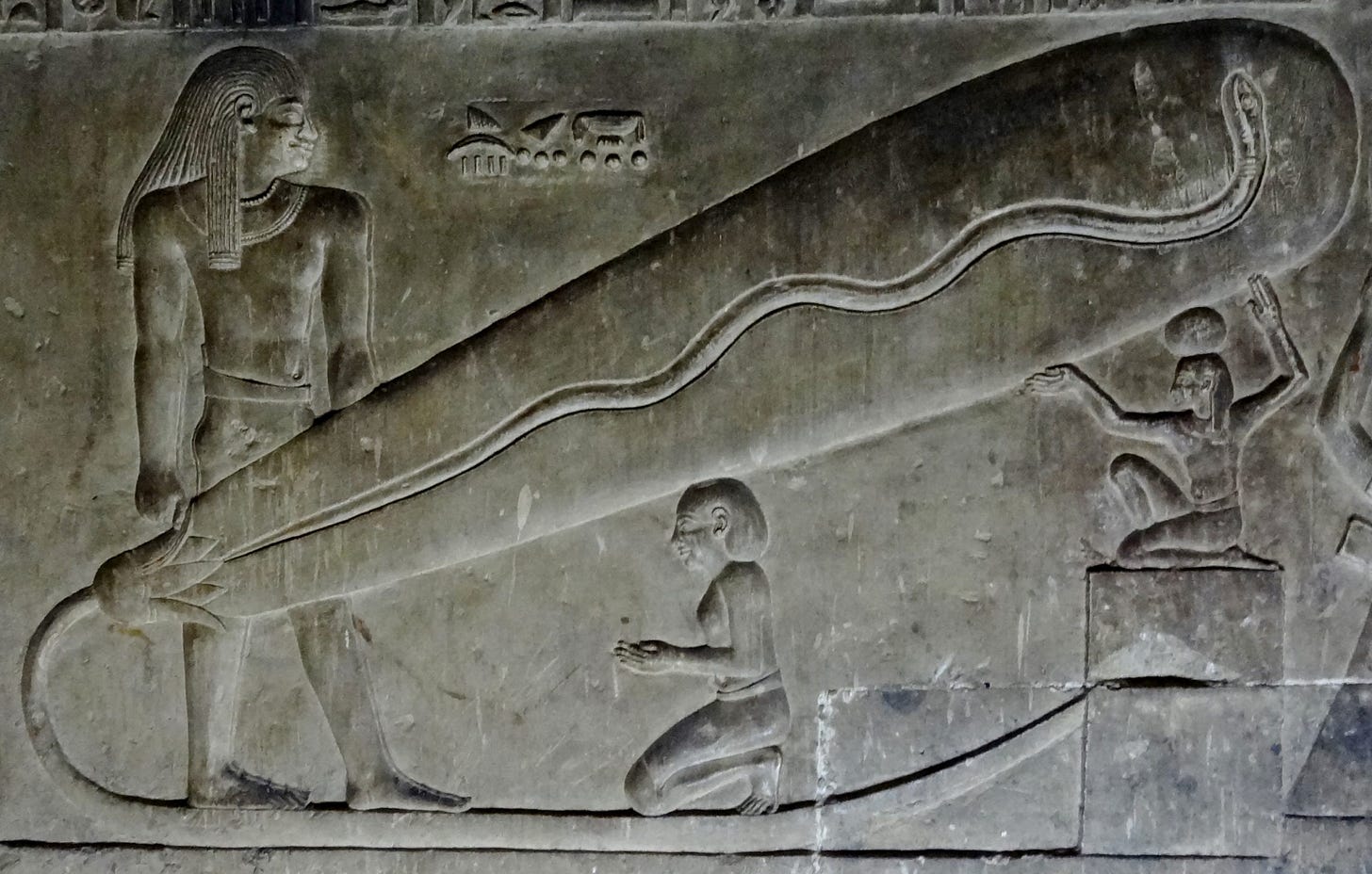 Dendera light — Olaf Tausch / CC BY 3.0 (via Wikipedia) Dendera light — Olaf Tausch / CC BY 3.0 (via Wikipedia)