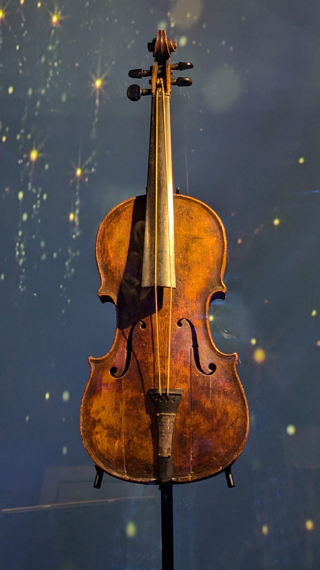 Wallace Hartley's violin - on loan to the Titanic Museum in Belfast :  r/titanic