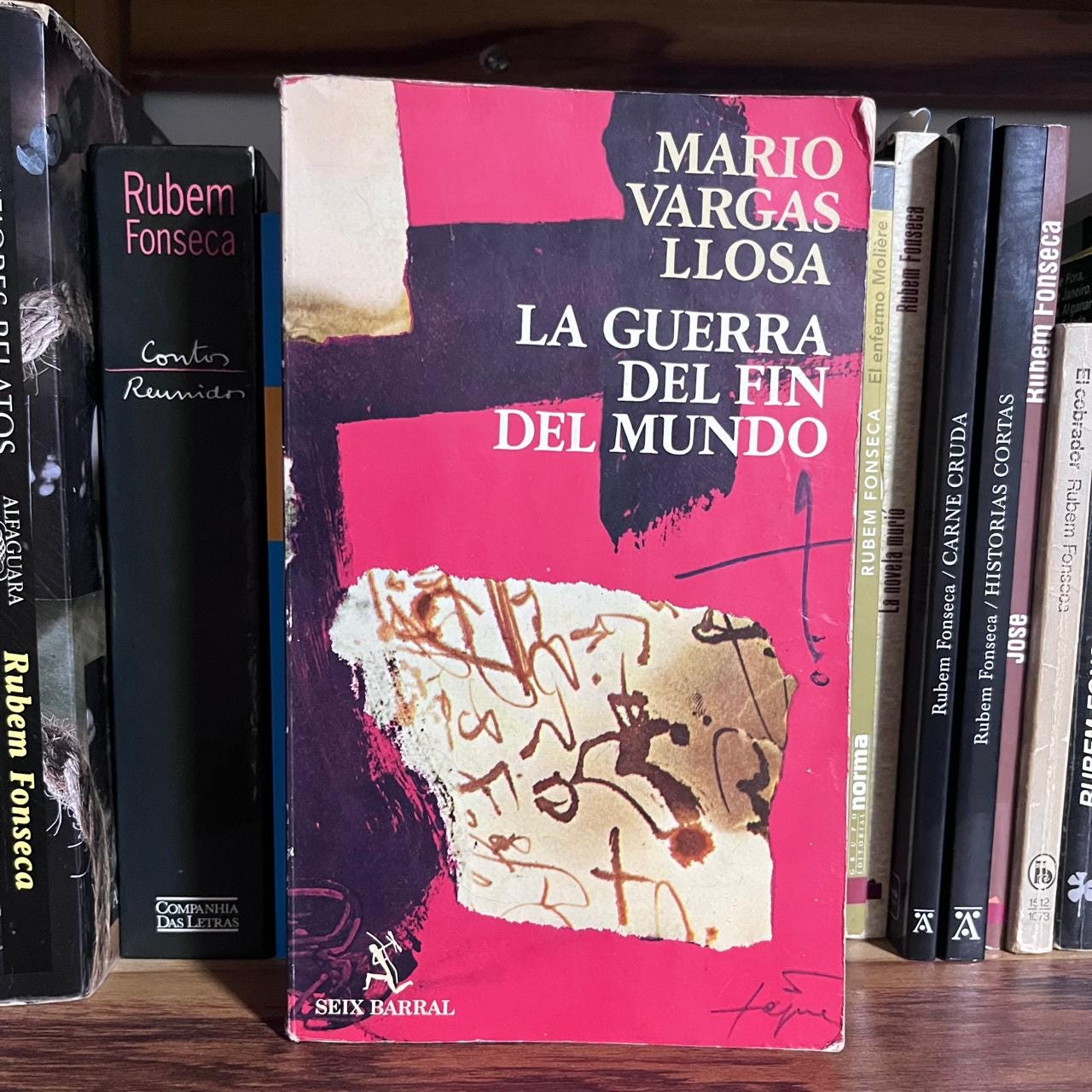 Portada de la primera edición de La guerra del fin del mundo, de Mario Vargas Llosa, publicada por Seix Barral en 1981.