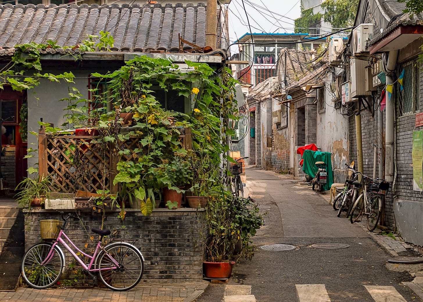 https://cdn.audleytravel.com/5103/3644/79/16031298-hutong-in-beijing.jpg