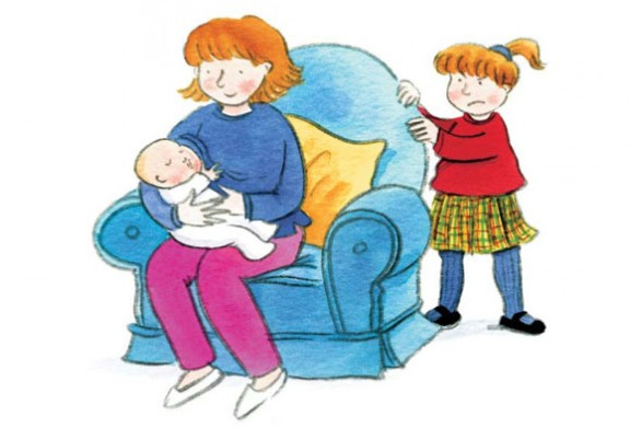 Khó tránh khỏi việc bé lớn ganh tị với em