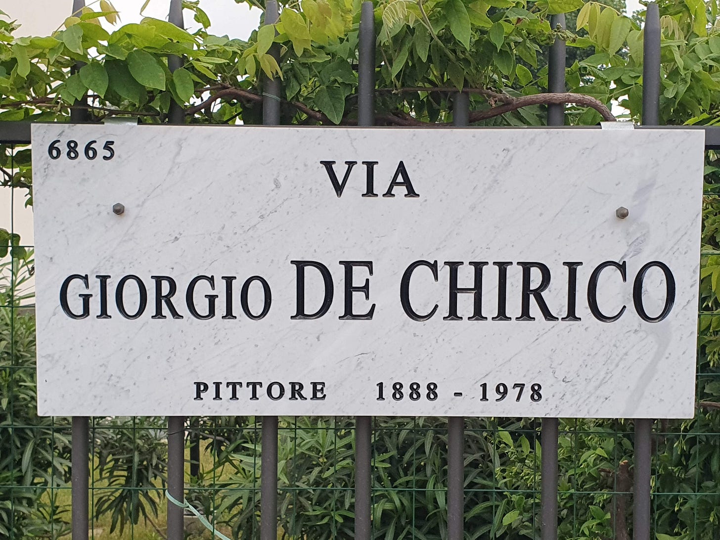 Milano via Giorgio de Chirico targa stradale