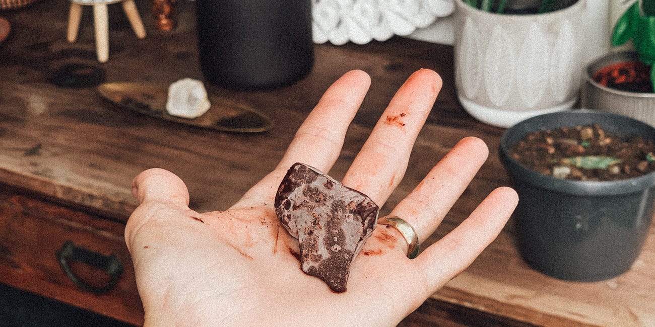 Comment préparer votre cacao sacré dans les règles de l'art – 3 méthodes simples et sans outils.