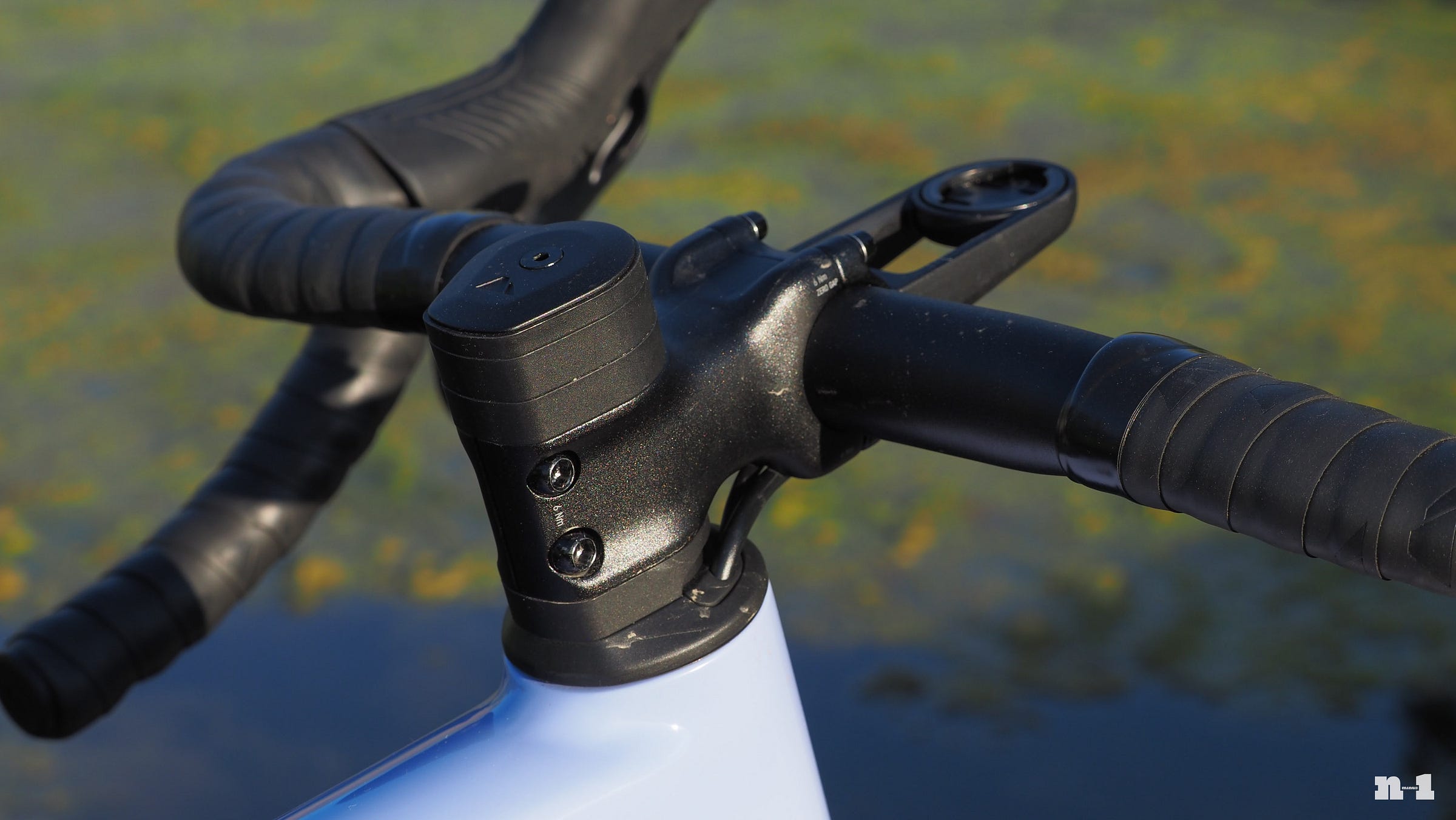 2026 Canyon Grizl CF gravel bike headset routing
