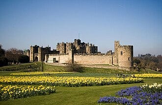 File:Alnwick Castle 02.jpg
