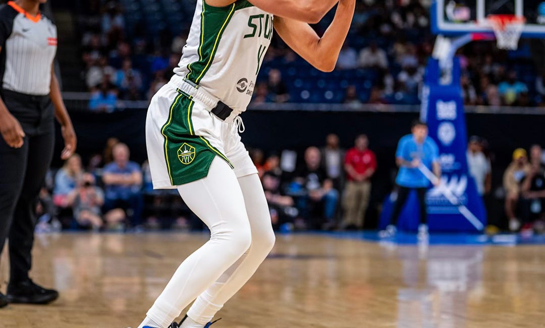 Storm Get Important Win at Chicago 94-88