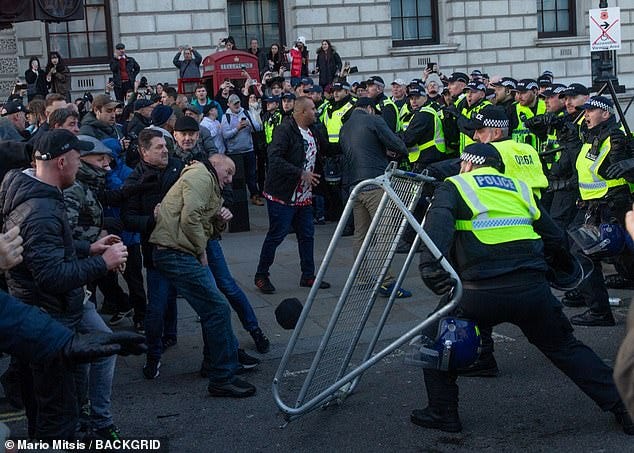 Scotland Yard says 'intense debate' before Armistice Day protests  'increased community tensions' as critics slam Suella Braverman for  'whipping up division' - while ex-minister blasts Met for allowing far-right  thugs into Whitehall '
