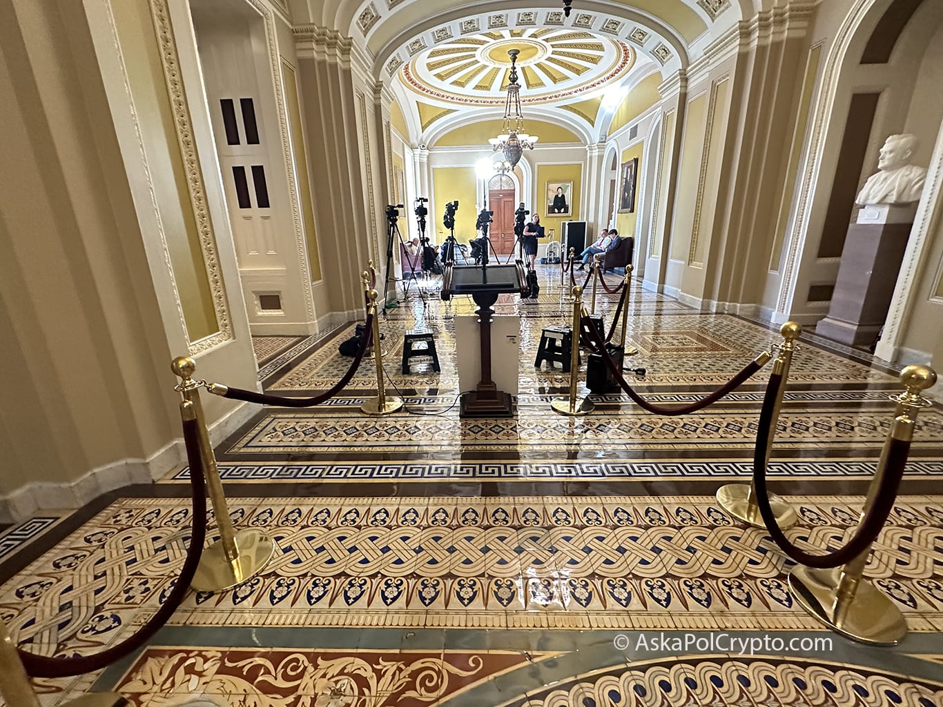 A lecture and cameras and lights are set up for press conference US Senate Capitol Photo: © AskaPolCrypto.com 