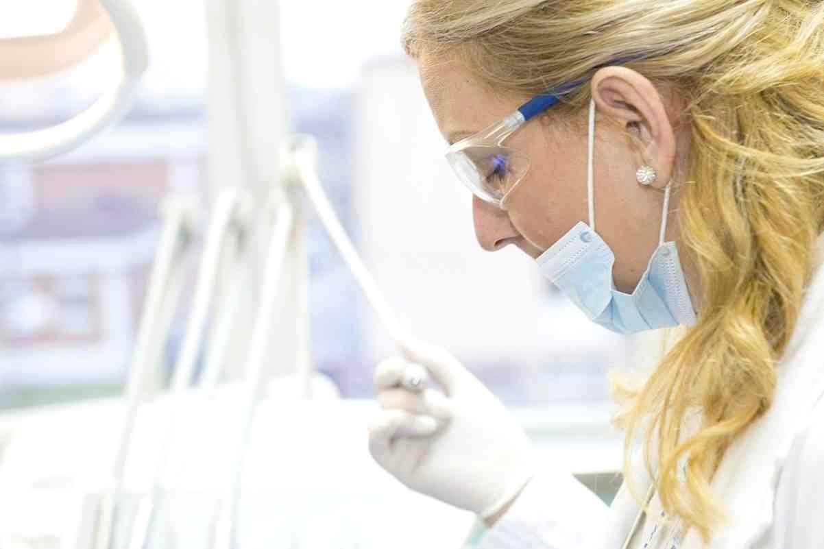 Free-Market Healthcare Advantages & Disadvantages - Panmore Institute