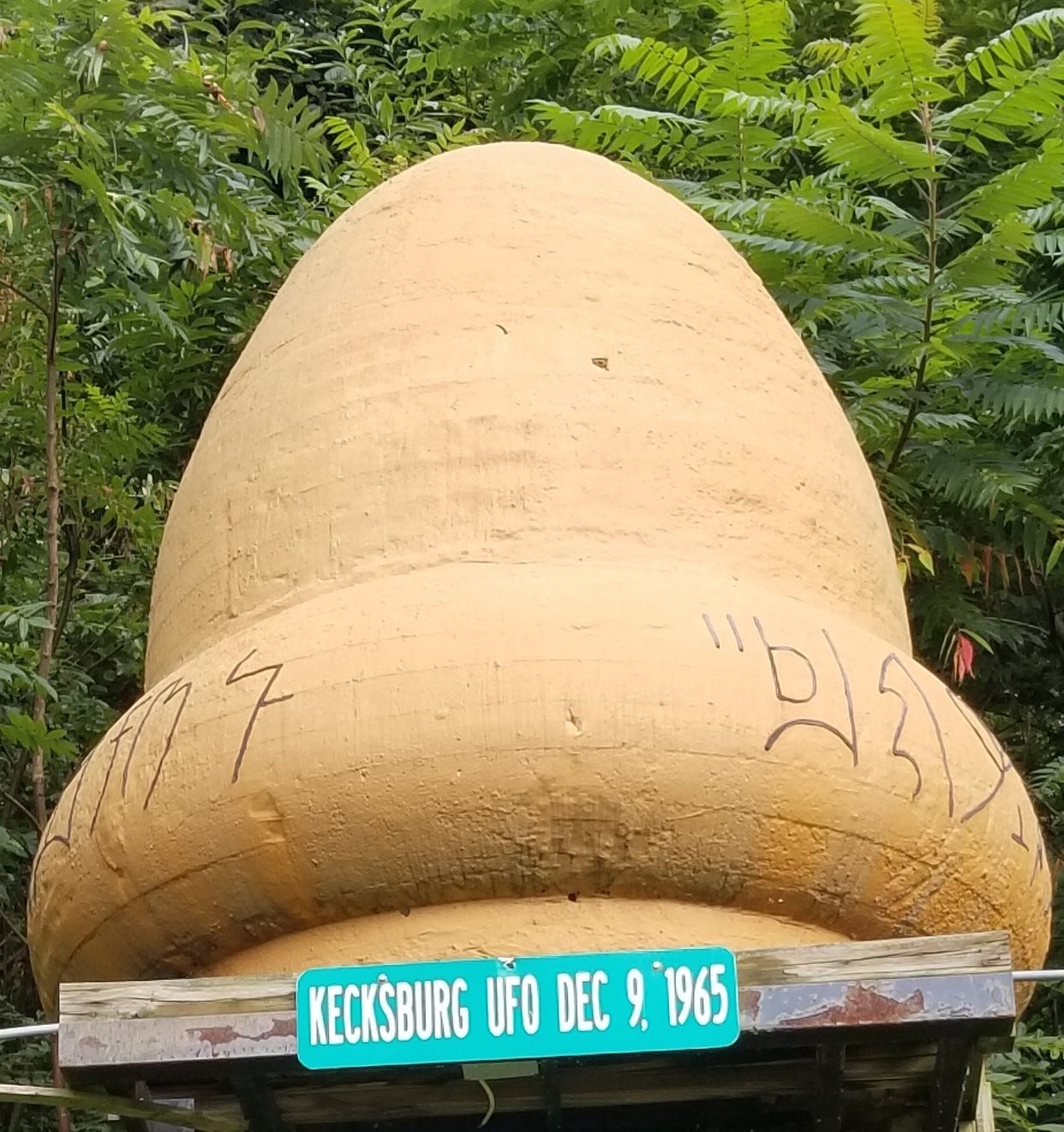Valley Girl Views: The Kecksburg UFO Monument