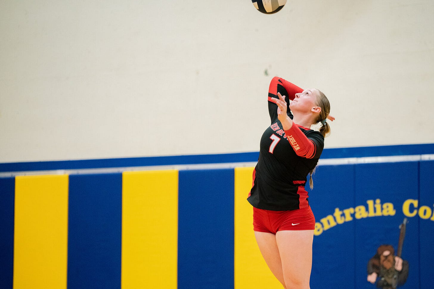 Lower Columbia outside hitter and Adna alumna Kendall Humphrey serves to Centralia during a match at Centralia College on Wednesday, Sept. 24, 2025.