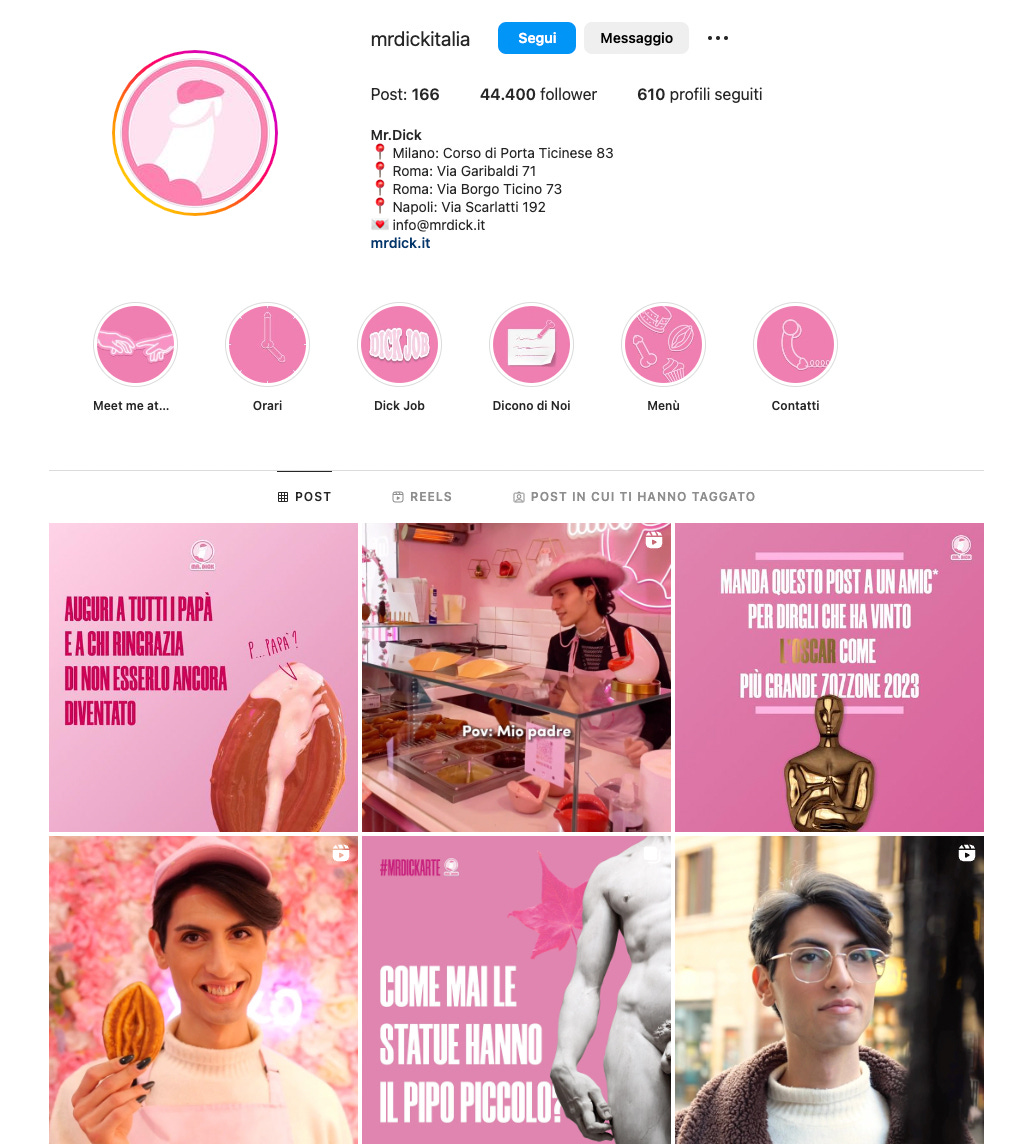 Una schermata del profilo Instagram di Mr Dick Italia, dove si vedono waffle a forma di vagina e post dal taglio ironico (es. "Manda questo post a un amico per dirgli che ha vinto l'Oscar come più grande zozzone 2023")