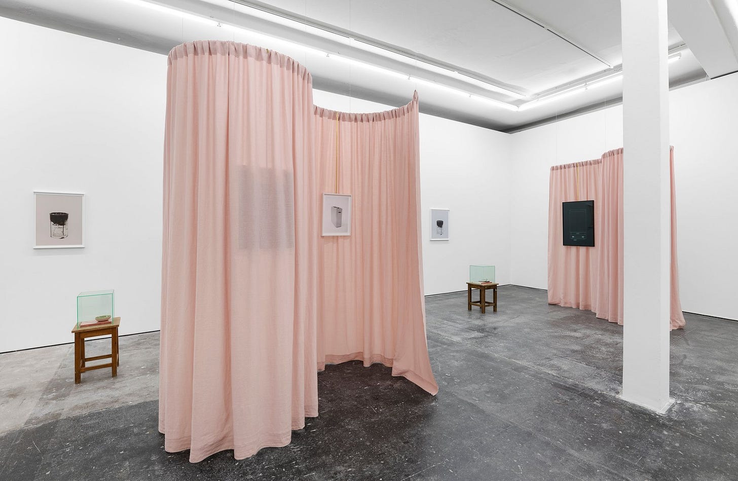 Becky Beasley, 'H. S. P. (or Promising Mid-Career Woman)' at Galeria Plan  B, Berlin, Germany on 27 Nov 2021–5 Feb 2022 | Ocula