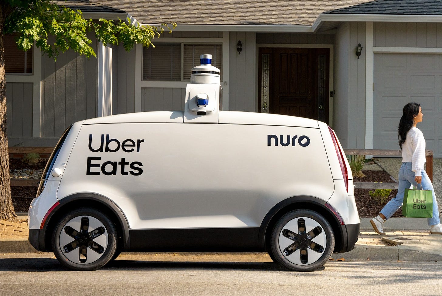 Uber Eats and Nuro sign a 10-year deal to do robot food delivery in  California and Texas | The Verge