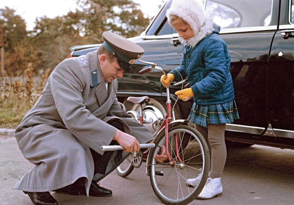 Yuri Gagarin: Everyday photos of the First Man in Space, 1960s - Rare Historical Photos Yuri Gagarin: Everyday photos of the First Man in Space, 1960s - Rare Historical Photos