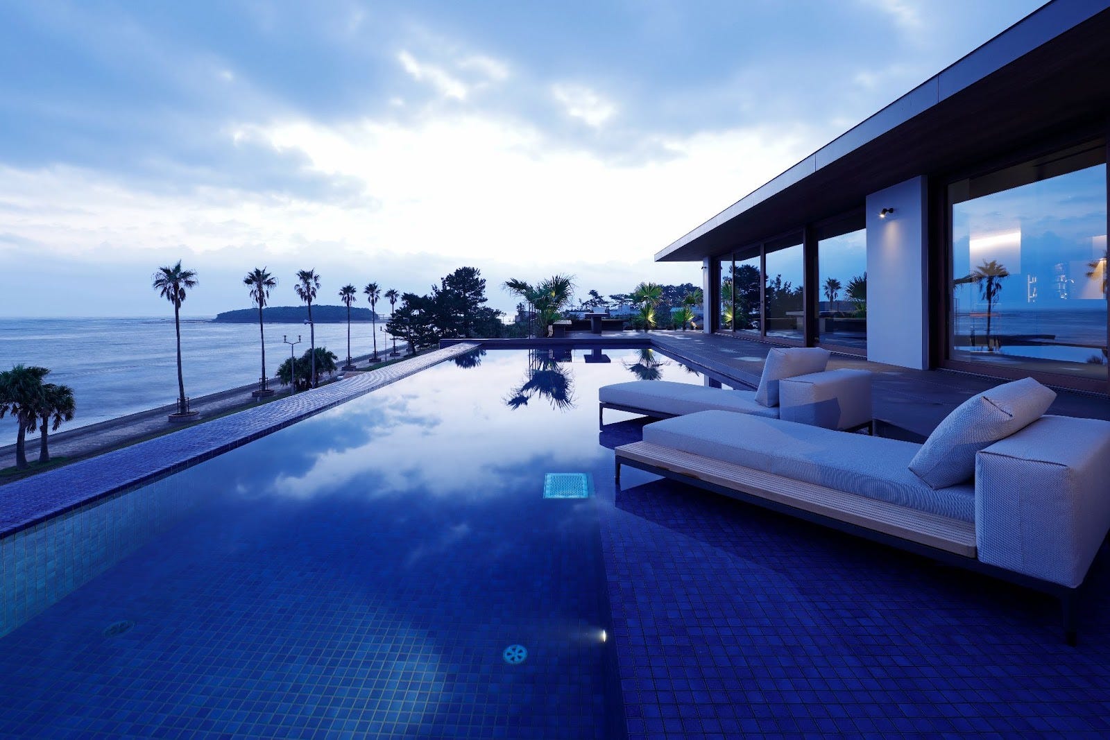 Vol.30 NOT A HOTEL AOSHIMA 開業のお知らせ - NOT A HOTEL Newsletter