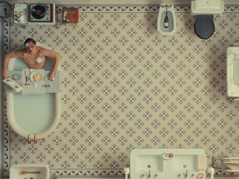benicio del toro stars as zsa zsa korda in director wes anderson's the phoenician scheme, a focus features release. credit: courtesy of tps productions/focus features © 2025 all rights reserved.