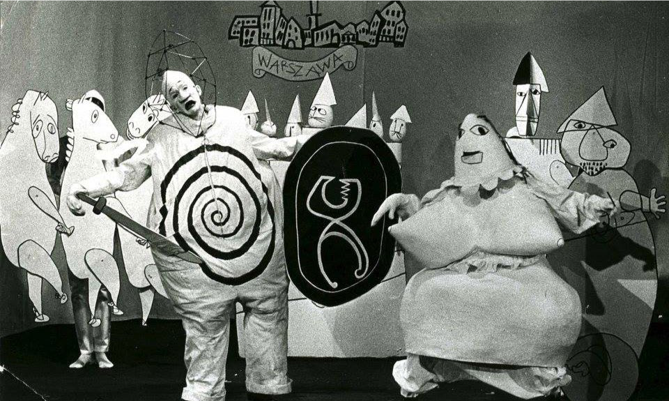 page11image1847072304