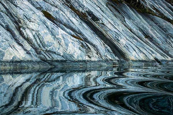 Mirror images - Photo Review