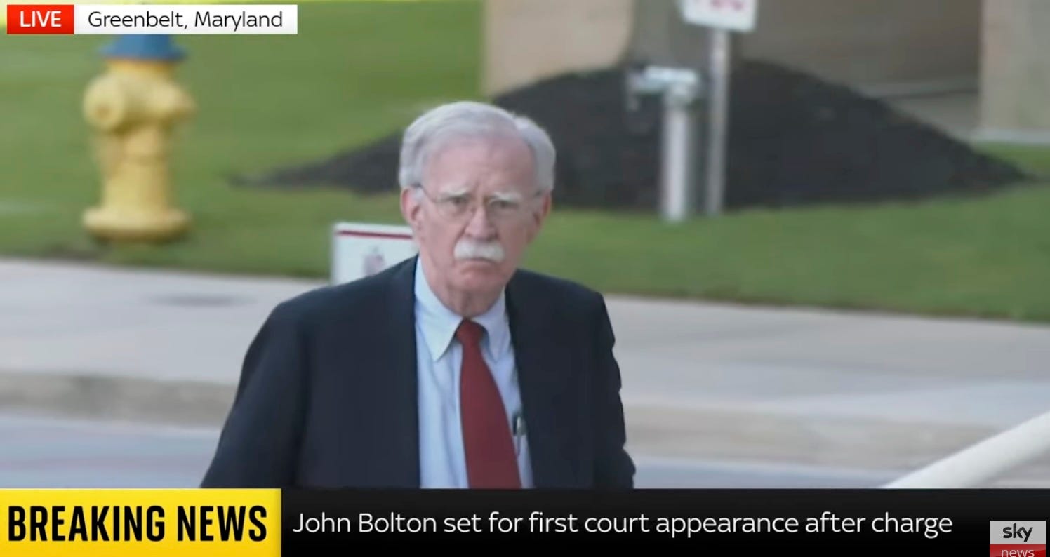 John Bolton obtožen po 18 točkah obtožnice zaradi nepravilnega ravnanja s tajnimi podatki