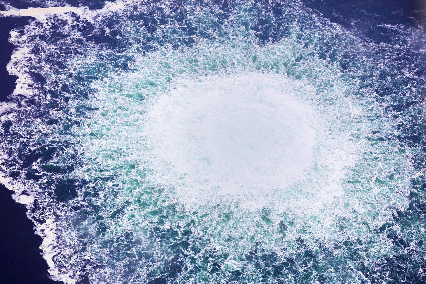Barcos oscuros" indicarían sabotaje en explosiones del Nord Stream | WIRED