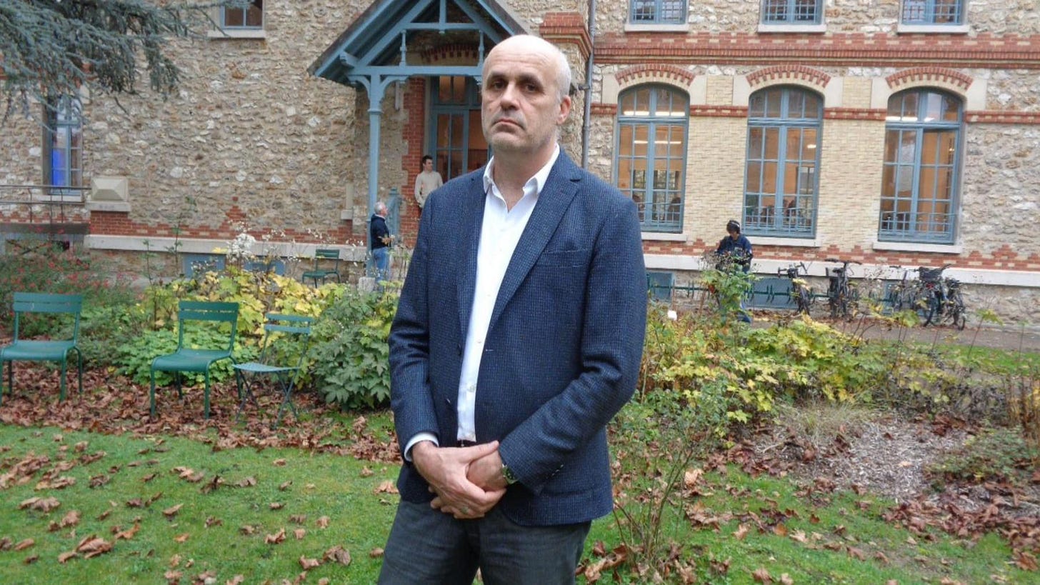 Prof Xavier Crettiez stands in a garden at Sciences Po Saint-Germain Prof Xavier Crettiez stands in a garden at Sciences Po Saint-Germain