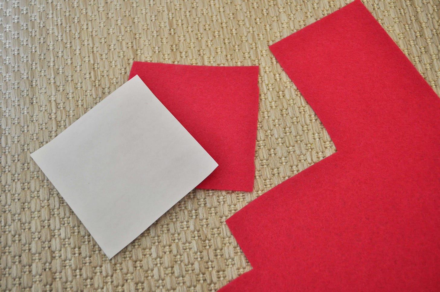 Felt pocket square cut out