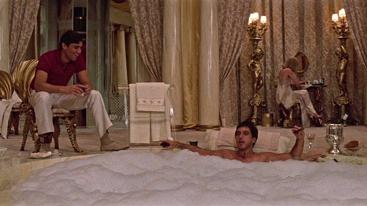 Wallpaper Scarface Bathtub - Bathtube Insight