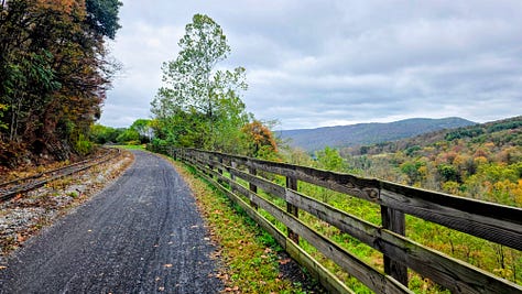16 miles of fall color unfolding in the mountains