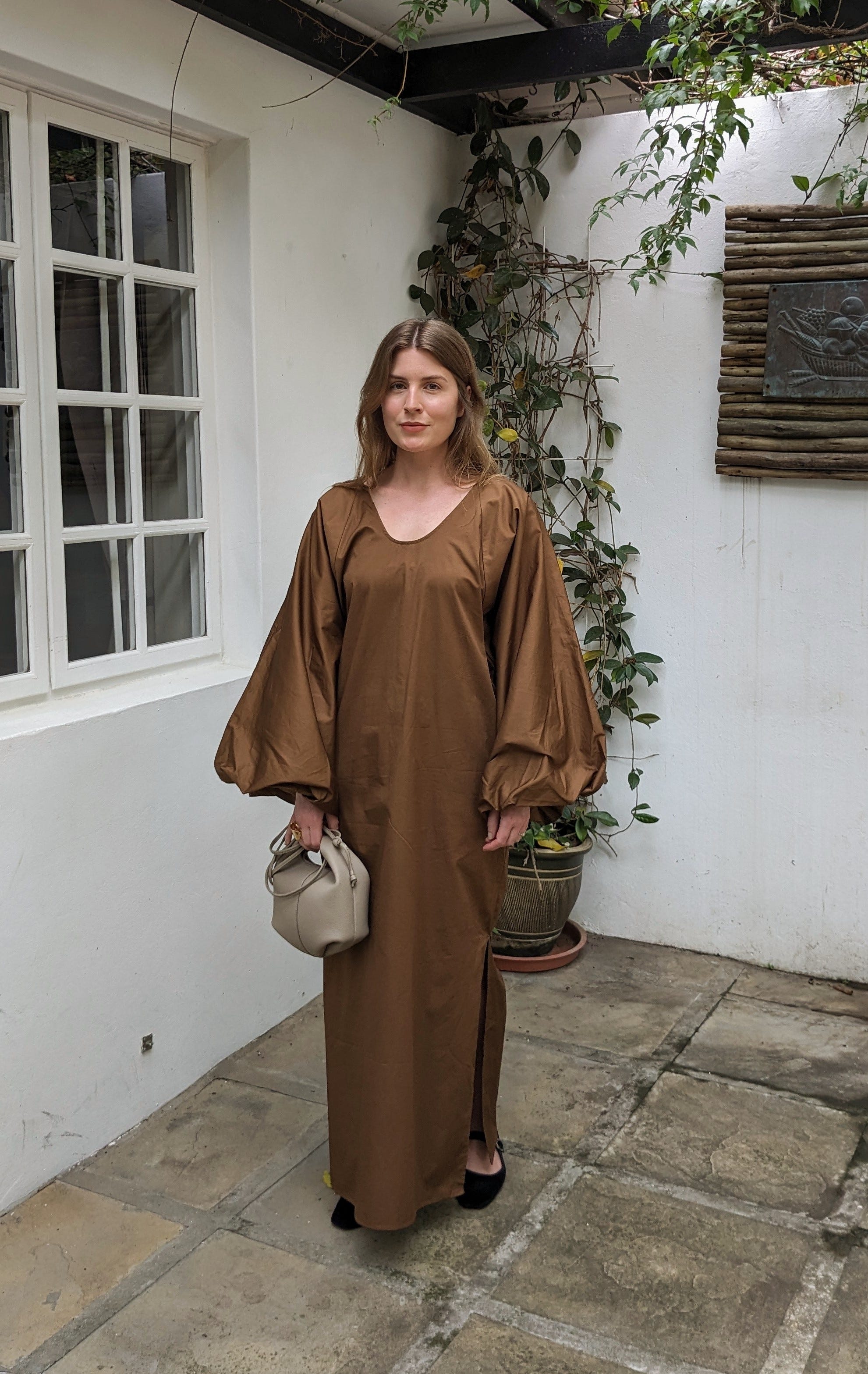 bag for brown dress How to Style a Brown Dress: 10 Easy Outfit Ideas (Fall to Summer)