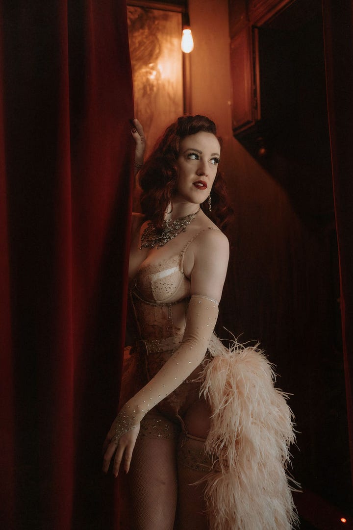 burlesque performers velvet jones, Isabella bliss, Sebastian Angelique Belle de Beauvoir