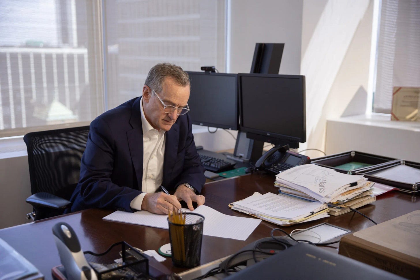 Why Oaktree's Howard Marks Is on the Watch for a Market Bubble - Bloomberg Why Oaktree's Howard Marks Is on the Watch for a Market Bubble - Bloomberg