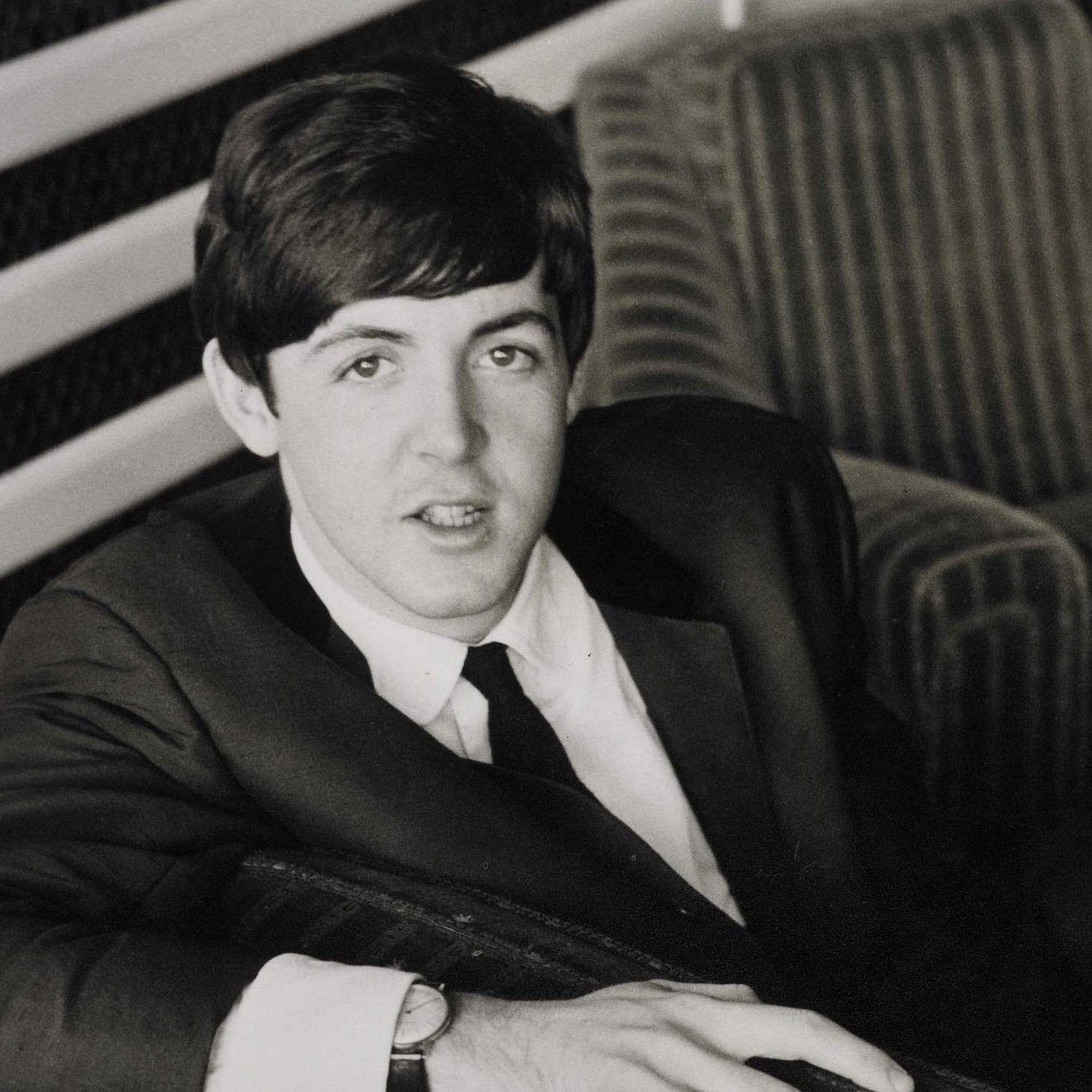 How to master Paul McCartney's 1960s hairstyle | British GQ How to master Paul McCartney's 1960s hairstyle | British GQ