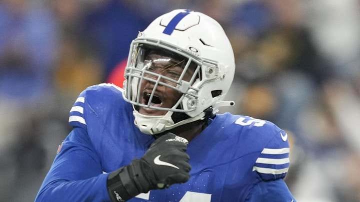 New Chicago Bears defensive end Dayo Odeyingbo