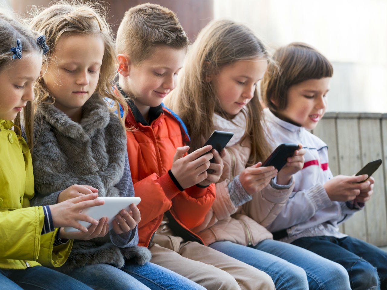 An age-by-age guide to kids and smartphones - Today's Parent
