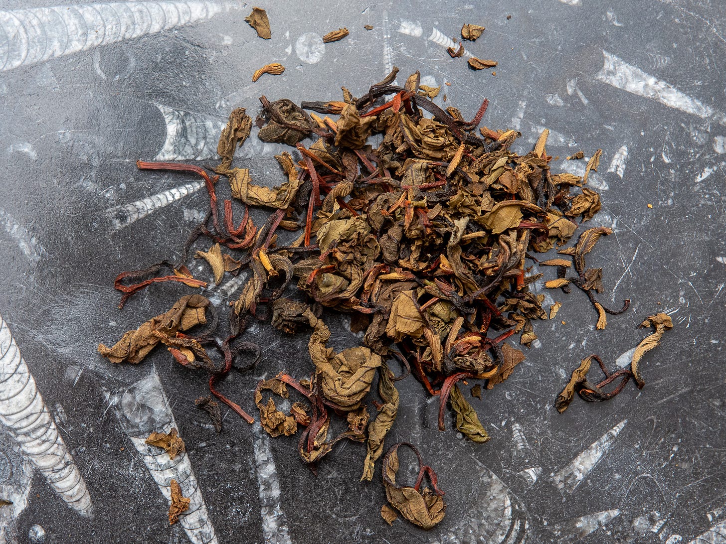 ID: Alder oolong dry leaf