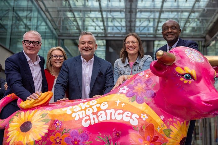 Left to right: Mayor Richard Parker, Dawn Ward CBE DL (chair of trustees, Birmingham Hospice), Paul Bytheway (chief executive, Birmingham Hospice), Hannah Gabriel, artist of Dare to Disco bull, and The Lord Lieutenant of the West Midlands, Derrick Anderson CBE Left to right: Mayor Richard Parker, Dawn Ward CBE DL (chair of trustees, Birmingham Hospice), Paul Bytheway (chief executive, Birmingham Hospice), Hannah Gabriel, artist of Dare to Disco bull, and The Lord Lieutenant of the West Midlands, Derrick Anderson CBE