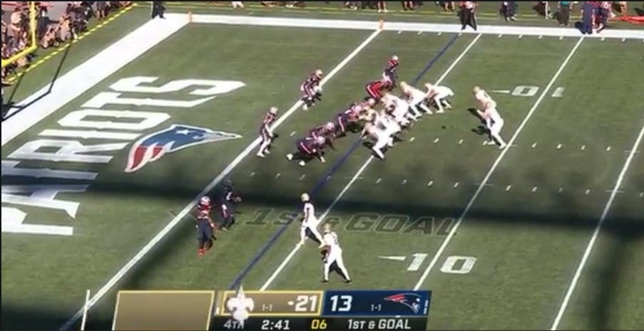 Patriots con 10 jugadores vs Saints. Patriots con 10 jugadores vs Saints.