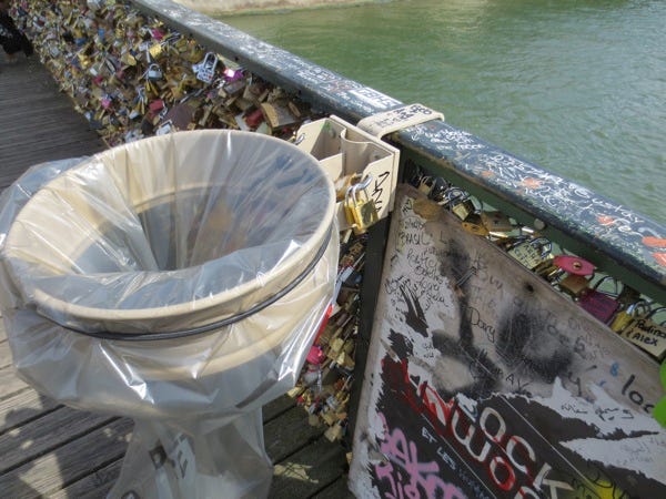 Trash can.JPG Trash can