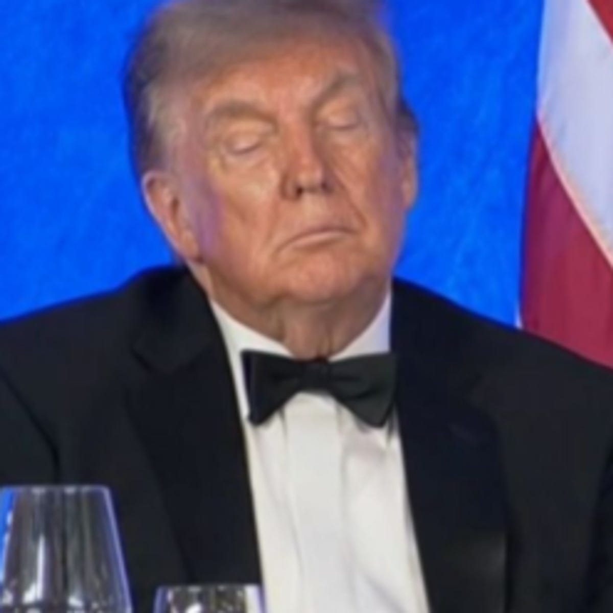 MSNOW host says Trump's 'eyelids are looking heavy' at White House  Correspondents' Dinner - The Mirror US
