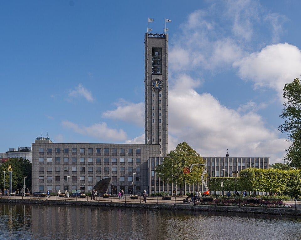 File:Västerås stadshus September 2014 02.jpg