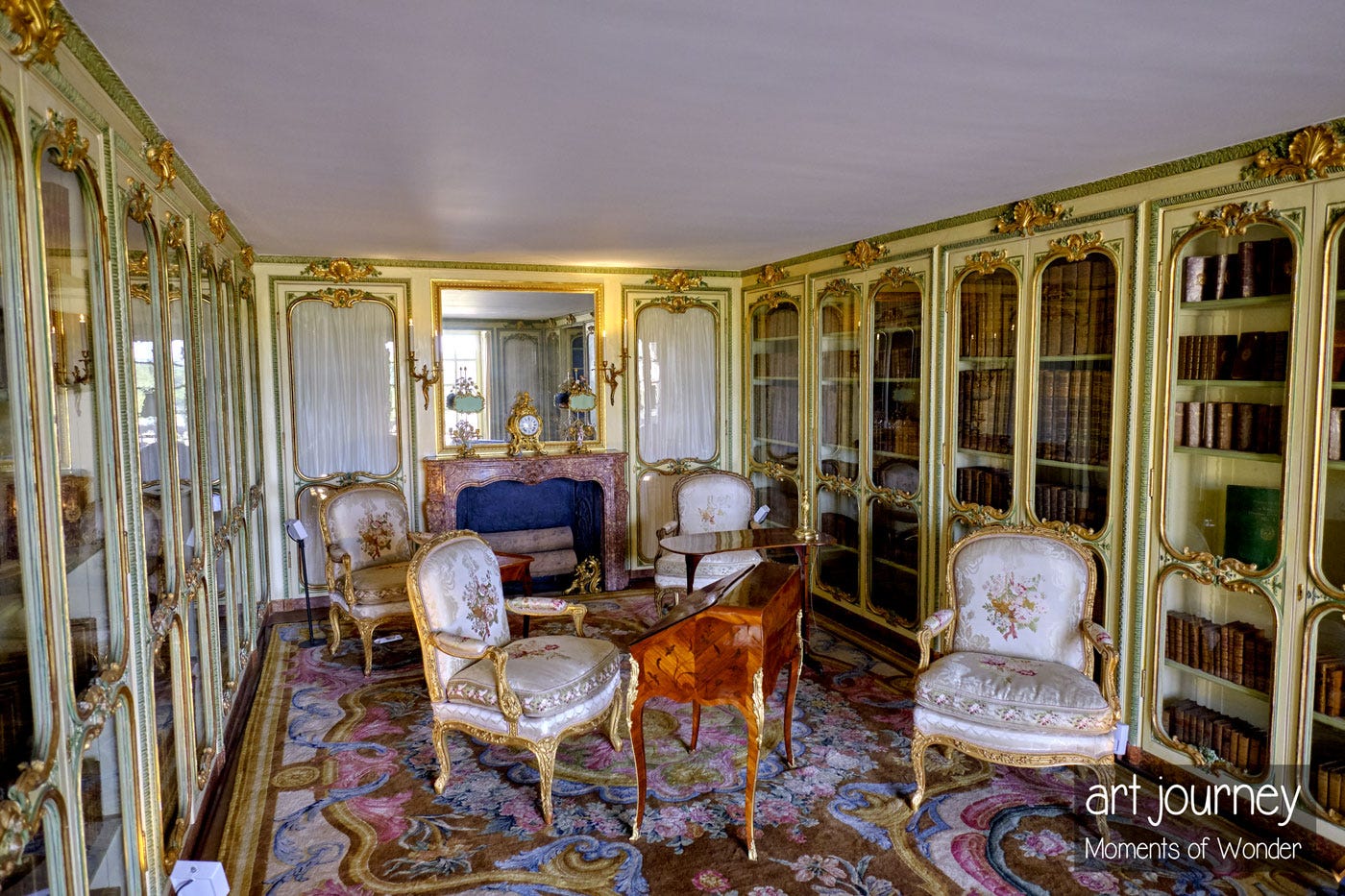 Private library Dauphin at Versailles palace