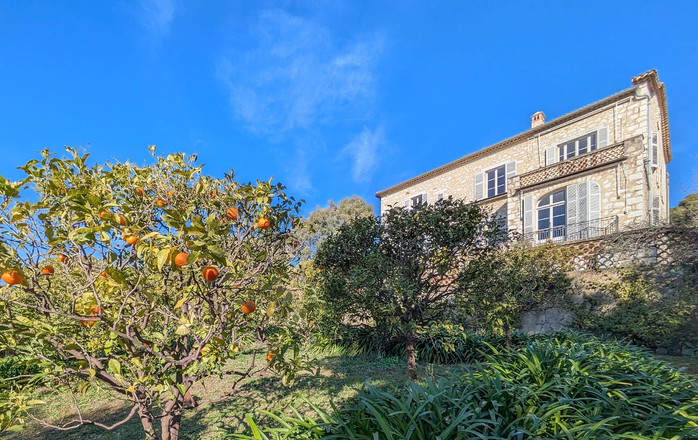 Four Renoirs Stolen in Three Minutes