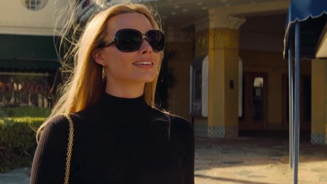 The sunglasses worn by Sharon Tate (Margot Robbie) in the movie Once Upon a  Time... in Hollywood | Spotern